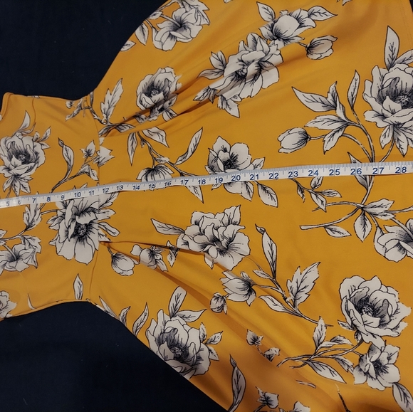 Yellow Floral Sun Dress 🌼 - Picture 2 of 6